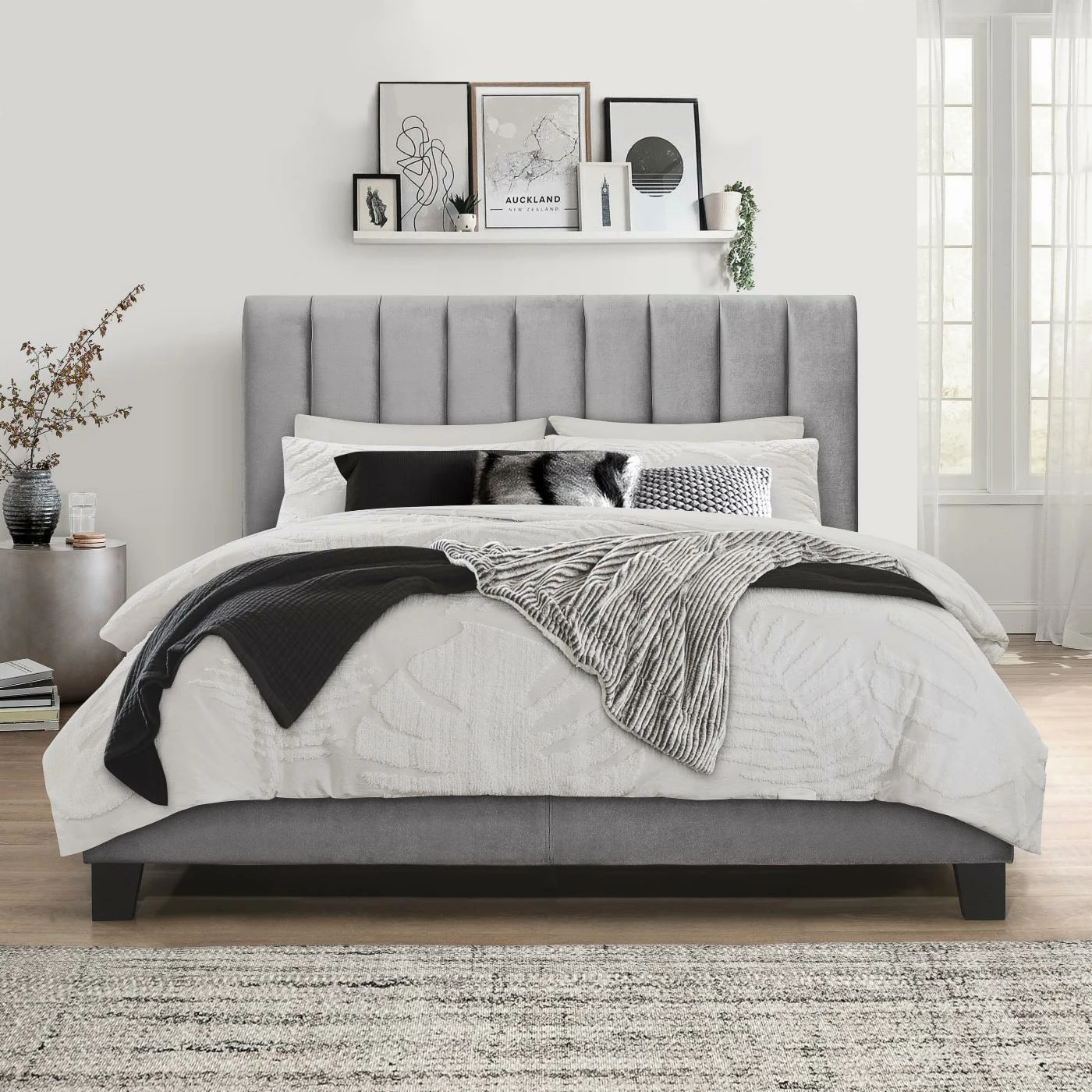 Brand new π King Hillsdale Furniture Crestone Upholstered Platform Bed β¨ 6 Brand new π King Hillsdale Furniture Crestone Upholstered Platform Bed β¨ - Image 4