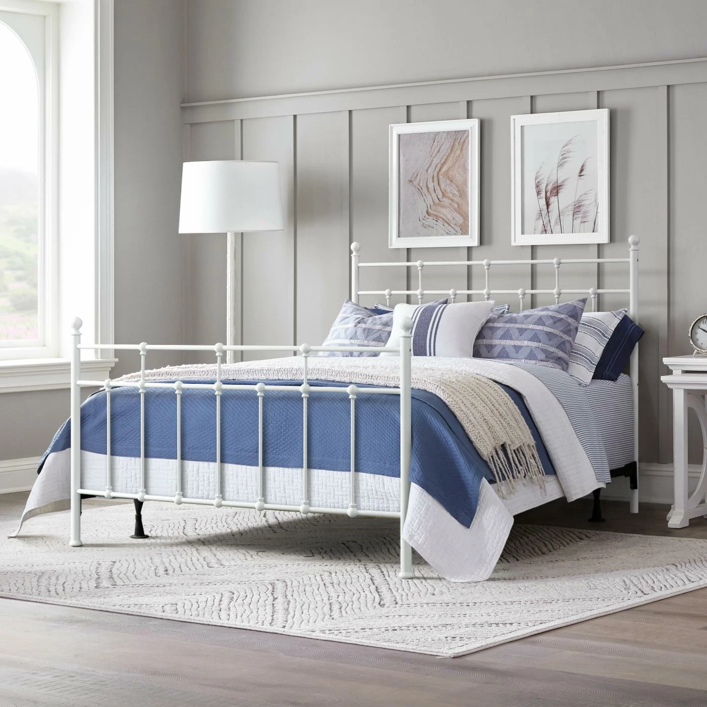 New βοΈ Queen Hillsdale Furniture Providence Poster Bed π₯° 4 New βοΈ Queen Hillsdale Furniture Providence Poster Bed π₯° - Image 2