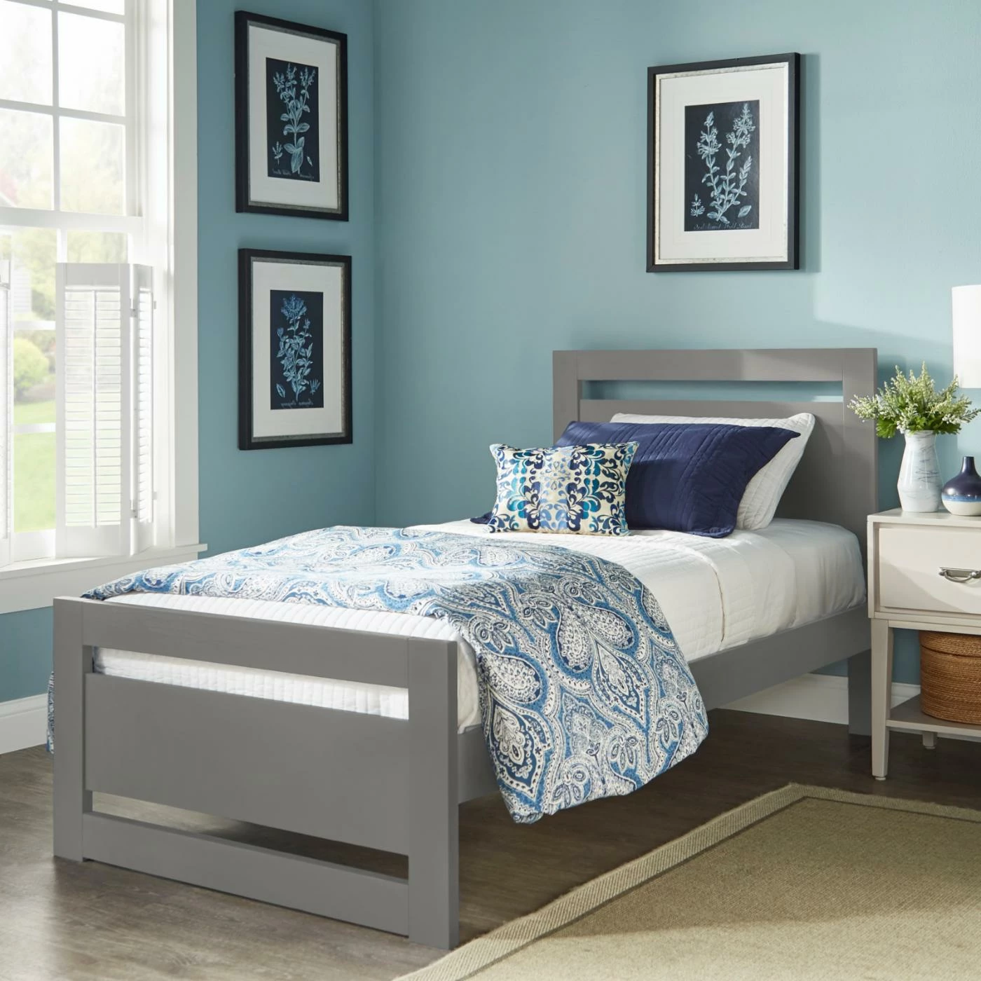 Brand new π Full/Double Weston Home Tatiana Cut Out Platform Bed π 4 Brand new π Full/Double Weston Home Tatiana Cut Out Platform Bed π - Image 2