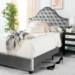 Brand new 🧨 Queen Safavieh Beckham Upholstered Panel Bed 🛒